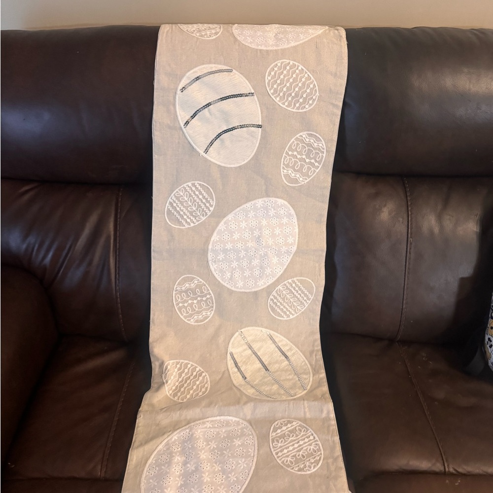 NWT Neutral Beige Table Runner with White Embroidered Eggs